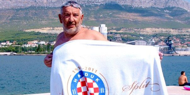 Ivo Duvnjak pliva od Kaštel Lukšića do Vranjica u čast Male Gospe