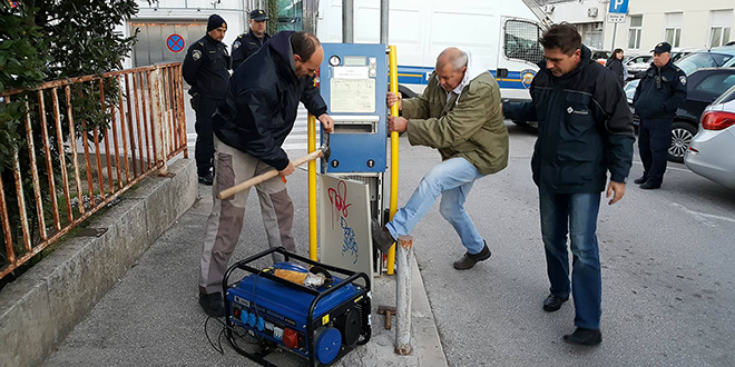 Split parking je krenuo u preuzimanje parkirališta u Ulici Ljudevita Posavskog, a kada je otišla policija dogodio se incident!