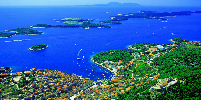 Hvar proglašen najboljim otokom u Europi, uspoređuju ga sa St. Tropezom