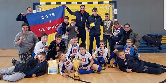 Varbonj i Maslinica osvojili Božićni turnir za djecu na Šolti