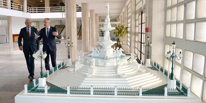 Maketa Monumentalne fontane izložena u atriju Banovine