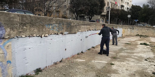 REAKCIJA GRADSKIH SLUŽBI: Grafiti se više ne vide, ali ruglo u centru grada i dalje bode oči