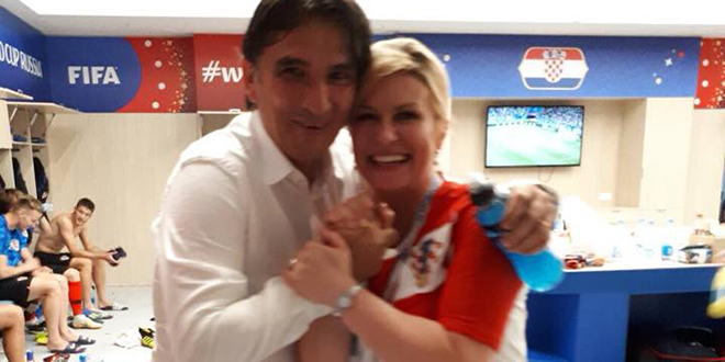 Kolinda nakon utakmice u svlačionici čestitala izborniku Daliću i igračima, te objavila fotografije sa Subašićem i Modrićem