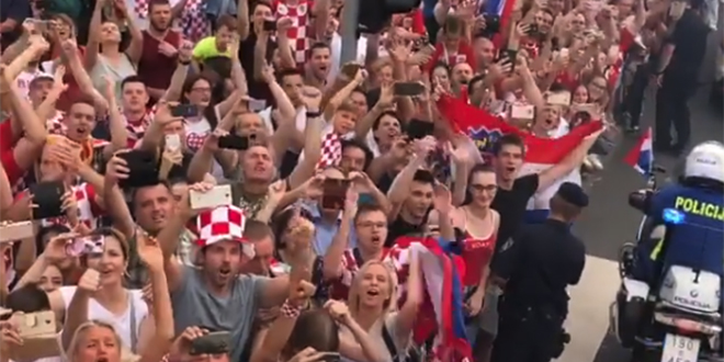 VIDEO: Ćorluka objavio snimku iz autobusa, dobro je uspio zadržati mobitel