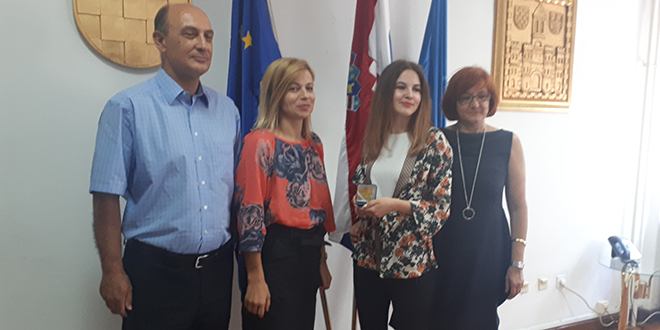 Splitska dogradonačelnica primila Ivu Madunić, učenicu koja je najbolje u Hrvatskoj napisala državnu maturu