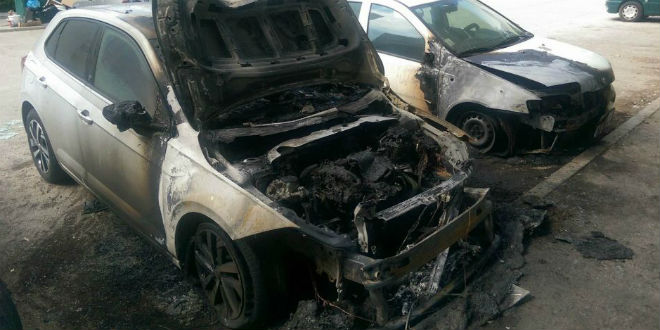 ZAVRŠEN OČEVID: Automobili na Ravnim njivama su zapaljeni!
