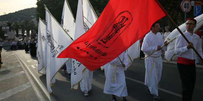 FOTOGALERIJA: Pogledajte fotogaleriju Bruna Karadže s procesije Gospi od Pojišana
