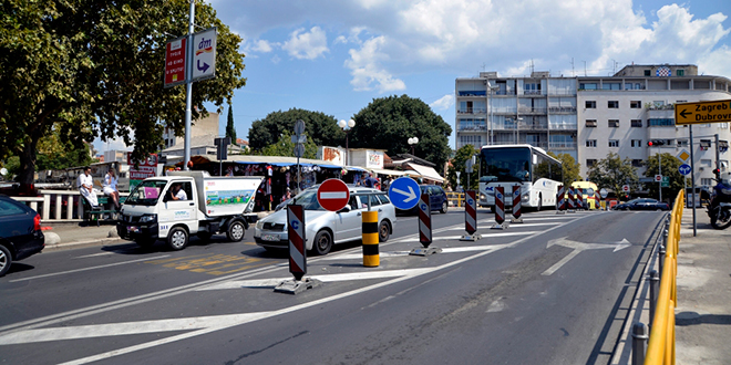 KAŠNJENJE ZBOG KIŠE Nova prometna regulacija u gradskoj luci u prvoj polovici lipnja
