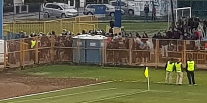 HNS: Na utakmicama koje mi organiziramo nije dozvoljeno unositi transparente koji sadrže diskriminirajuće, rasističke, uvredljive ili političke poruke