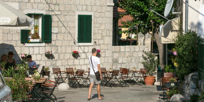 PAMETNO O NEPOTIZMU KOJI VLADA SPLITOM: Saša Horvat koristi štekat za Ćakulu bez ugovora