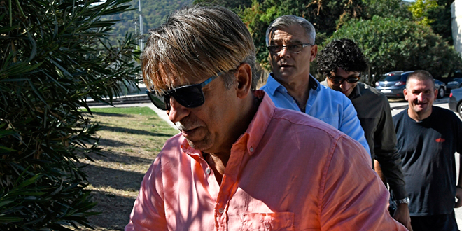 Vulić, Carević i Pralija došli na potpisivanje ugovora