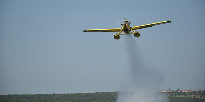 KLIS Opožareno tri hektara površine, vatru gasila dva kanadera i air tractor
