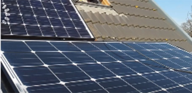 Čikotić: U Saboru odbijaju zakon o mikrosolarima, a na Rivu u Splitu postavljaju mikrosolar selfi rugobu s potpisom stranke 