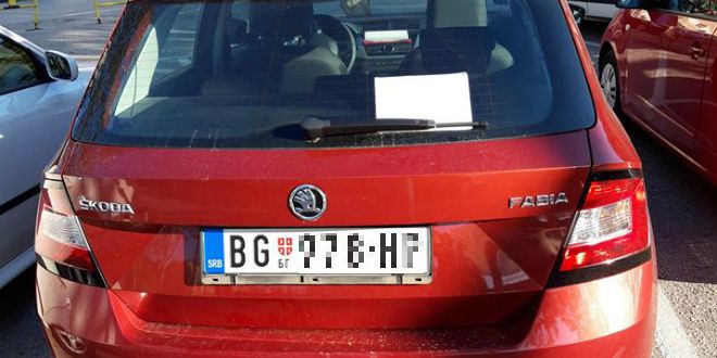 ODUŠEVIO S MOLBOM: Kinez unajmio automobil u Srbiji, pa Splićanima ostavio poruku
