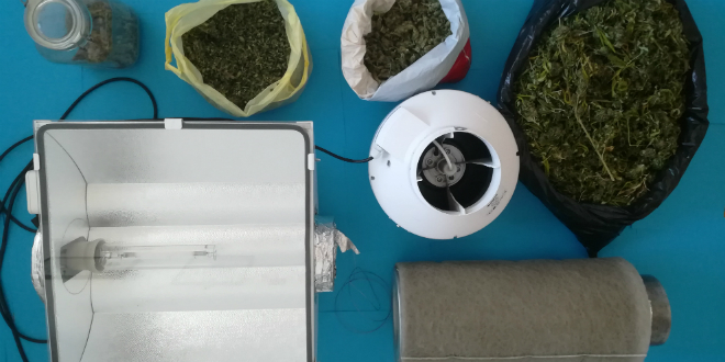 POLICIJA U AKCIJI: U Jelsi i Splitu pronašli marihuanu, a na Braču amfetamin