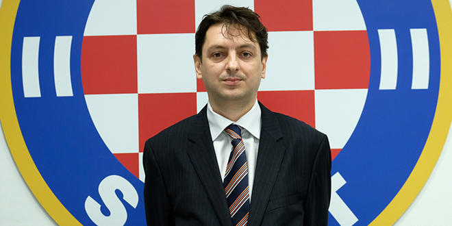 HAJDUČKI IZBORI Tin Laušić: Ljudi iz Akademije rade dobar posao i treba ih pustiti barem još dvije godine prije konačnih ocjena