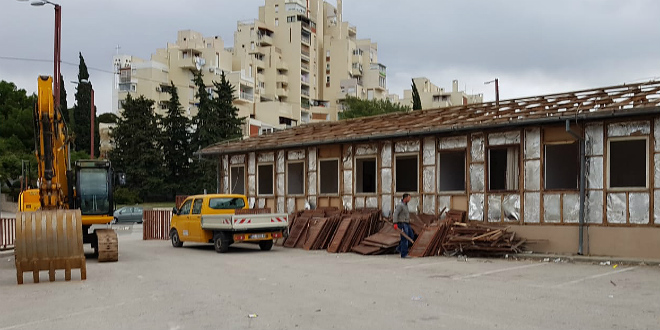 FOTOGALERIJA: Počelo rušenje baraka na Žnjanu!