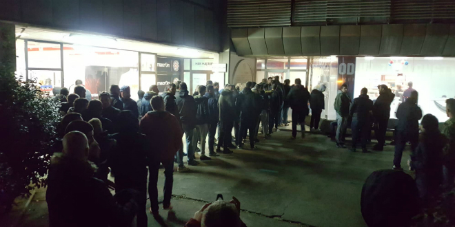 GUŽVA PRED ODJELOM ZA ČLANSTVO: Još jutros se dosegla brojka od tisuću članova Hajduka