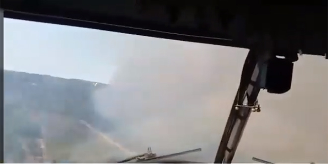 VIDEO: Pogledajte iz prve ruke kako se piloti kanadera probijaju prema vatrenoj stihiji