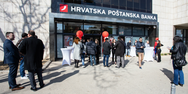 Hrvatska poštanska banka otvorila Regionalni centar i poslovnicu na novoj adresi u Splitu i donirala 10.000 kuna KBC-u