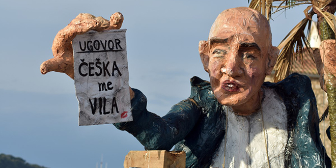 ČEŠKA ME VILA: Višani u maškaranoj povorci kroz mjesto pronijeli gradonačelnika Radicu