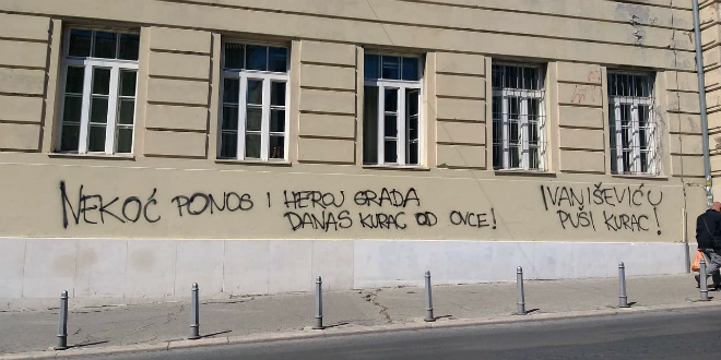 UVREDLJIVI GRAFITI: Poruke Goranu Ivaniševiću na fasadi splitske škole