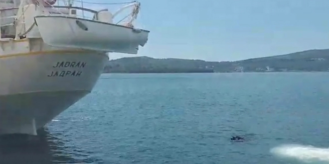 Na otetom hrvatskom jedrenjaku Crnogorci pronašli veću količinu droge