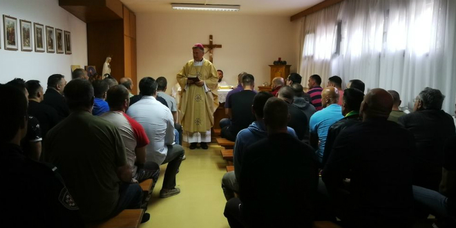 Uskrs u splitskom zatvoru: Nadbiskup i ove godine predvodio euharistijsko slavlje na Bilicama