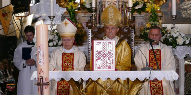 Uskrs u katedrali sv. Duje: Pročitajte što je govorio nadbiskup Barišić