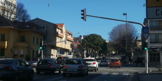 STOP SKRETANJU ULIJEVO: Od sljedećeg tjedna nova regulacija na 'crnom' križanju Ulice slobode i Ulice Domovinskog rata 