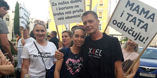 VIDEO IZ SPLITA Andrew Wakefield dočekan ovacijama: 'Pozivam liječnike na debatu, u Splitu sam do sutra'