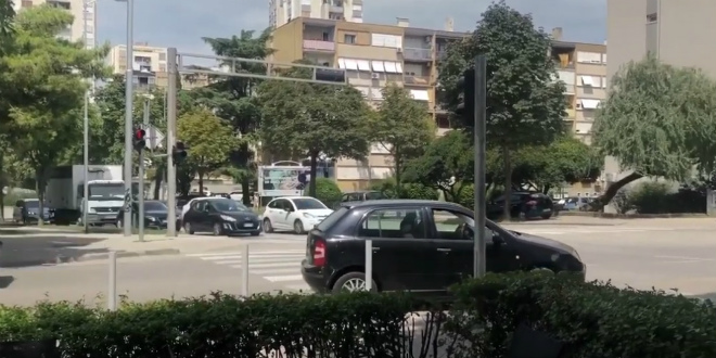 VIDEO IZ SPLITA Vozio Mažuranićevim šetalištem u suprotnom smjeru