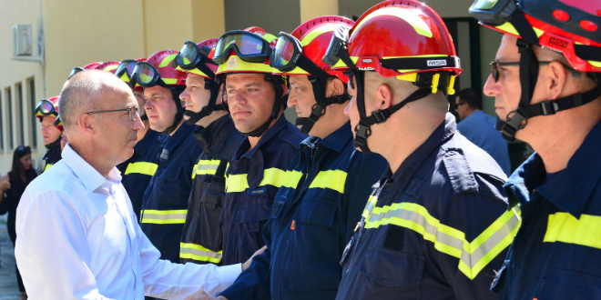 Krstičević pohvalio rad vatrogasaca, pilota Canadaira i zrakoplovnih tehničara