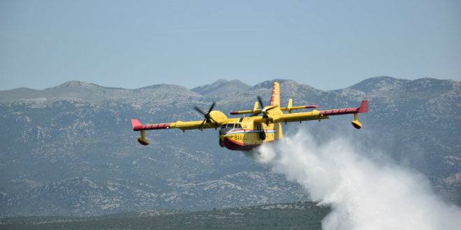 Zračne snage gase požare u Dalmaciji