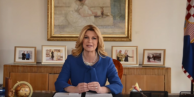 NIJE ŠALA Kolinda Grabar-Kitarović čita Pipi Dugu Čarapu, pogledajte video