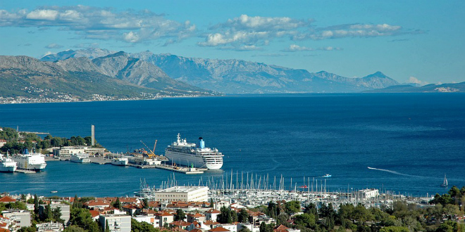 Splitska luka jedna je od najljepših kruzerskih luka na Mediteranu