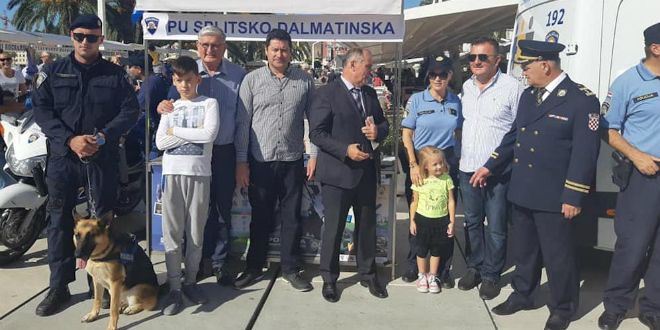 SAJAM MOGUĆNOSTI Tradicionalni program na Rivi za prevenciju zlouporabe droge, alkohola, vršnjačkog nasilja...