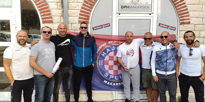 Popunjeno još jedno mjesto u parku 'Za sva vrimena': I makarski prijatelji uz Hajduk!