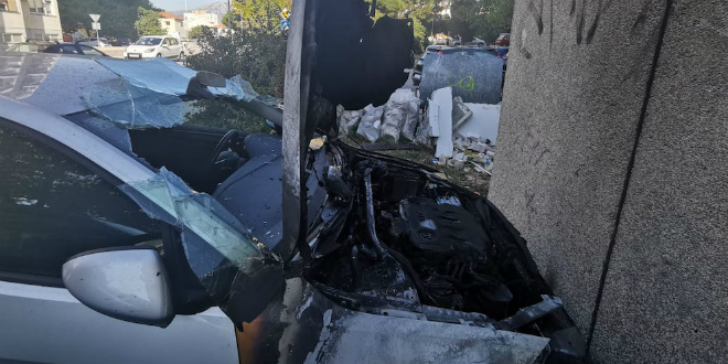 POŽAR U VINKOVAČKOJ Izgorio Golf bivše djevojke Igora Dokića koja je u srpnju brutalno pretučena u Solinu