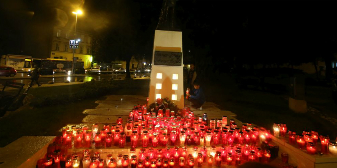 I u mom gradu Vukovar svijetli: Zapaljene svijeće u čast grada heroja