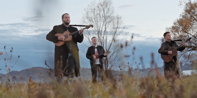 ZABAVA NA SPLITU 3 Bosutski bećari u Maloj kavani!