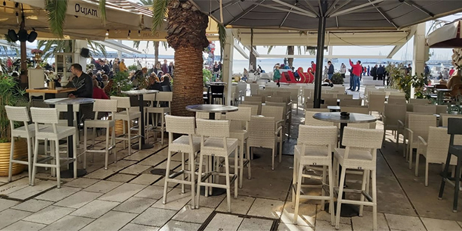 NIJE U ŠOLDIMA SVE Jedan kafić na Rivi danas ne radi, riječ je o poštovanju tradicije