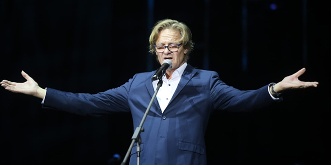 Glazbena večer pod zvijezdama: Koncert Tedija Spalata na Drveniku Velikom