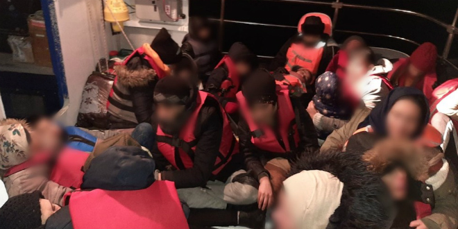 Dubrovački policajci spasili 36 migranata: Iz gumenjaka se čulo zapomaganje, a neki su bili bez svijesti