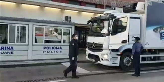 Ministar objavio nove informacije o zaraženom momku, u Splitu policajci s maskama dočekali trajekt iz Italije