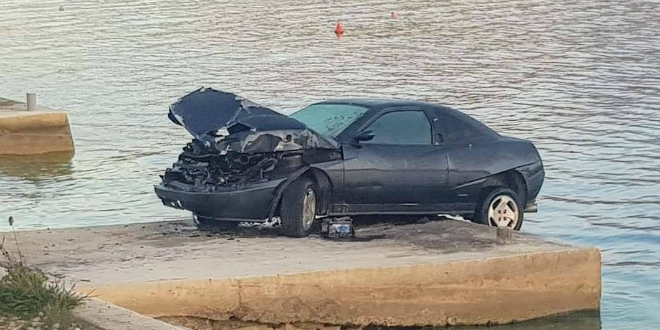 Slupani Fiat 'osvanulo' na čiovskom mulu