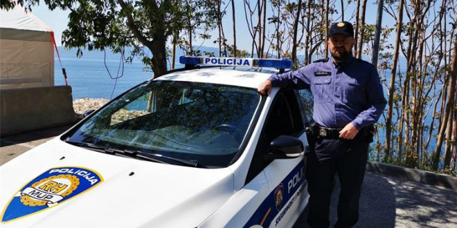 PRIČA POLICAJCA KRISTIJANA Kada završim s poslom u PP Makarska, počinjem raditi kao pripadnik HGSS-a
