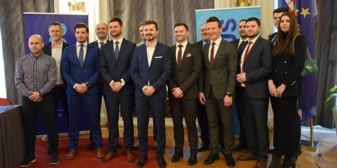 NOVA POLITIČKA STRANKA Formalno registriran Fokus