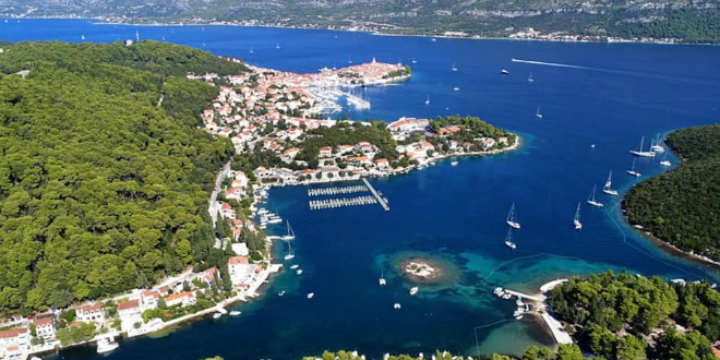 FOTOGALERIJA: Na Korčuli se gradi pontonska luka, osigurat će se 88 novih vezova