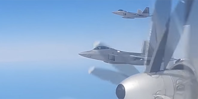 PRETJERANA REAKCIJA Bliski susret ruskih i američkih borbenih zrakoplova iznad Aljaske, Rusi objavili video